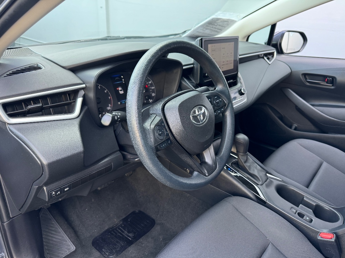 Vehicle image 8 of 16