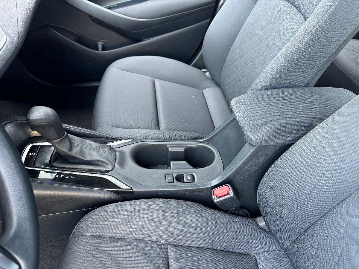 Vehicle image 10 of 16