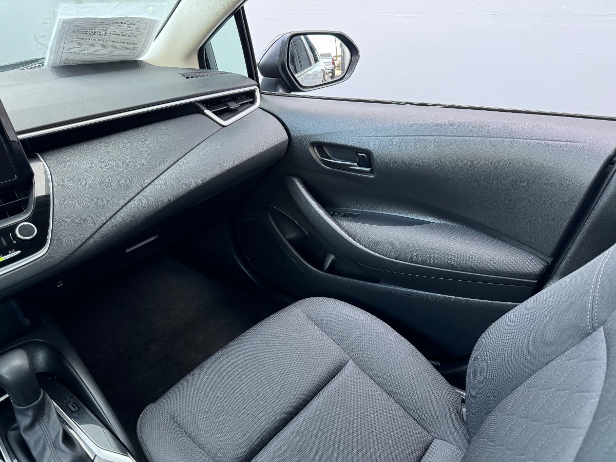 Vehicle image 14 of 16