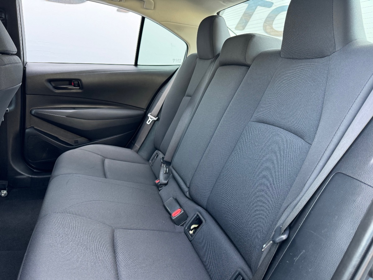 Vehicle image 13 of 16
