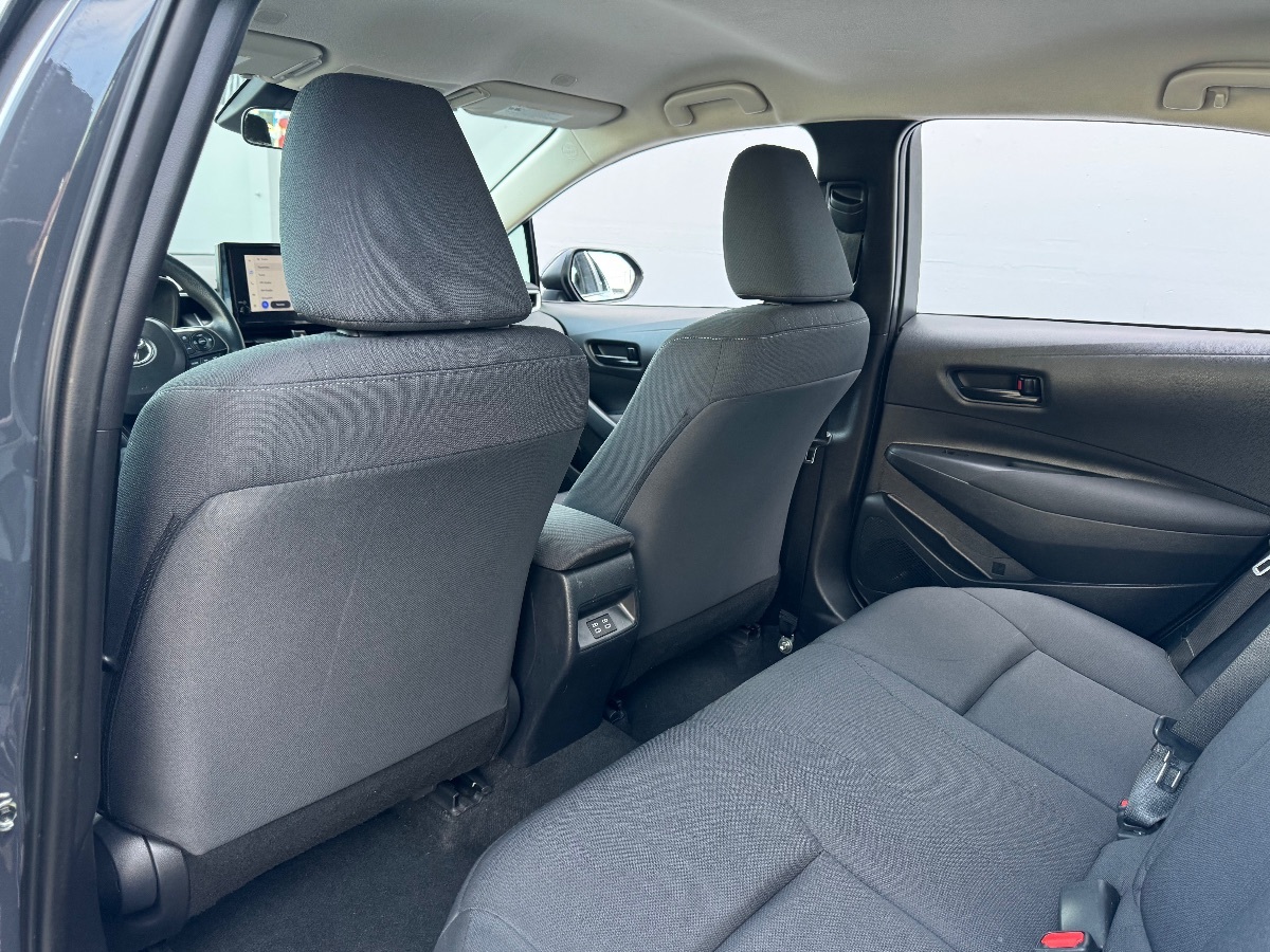 Vehicle image 12 of 16