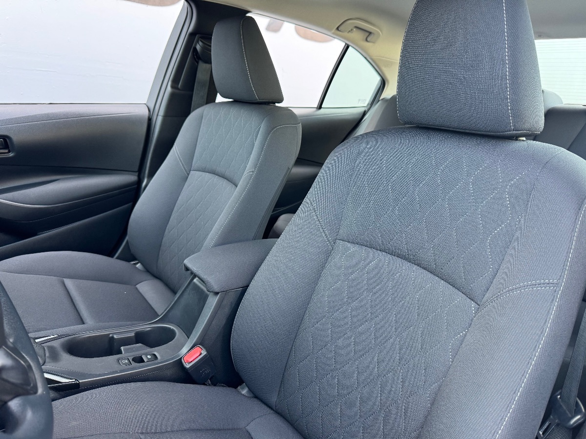Vehicle image 9 of 16