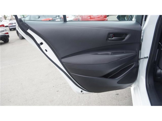 Vehicle image 21 of 29