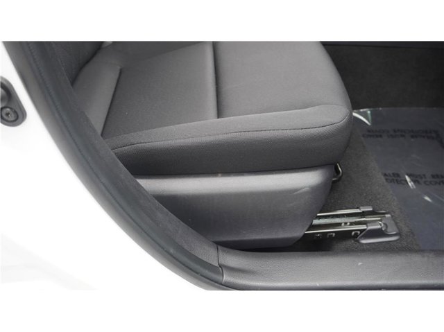 Vehicle image 17 of 29