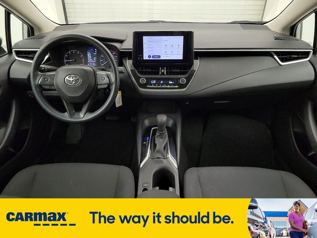 Vehicle image 11 of 27