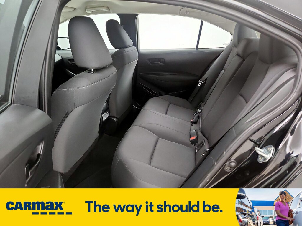 Vehicle image 11 of 27