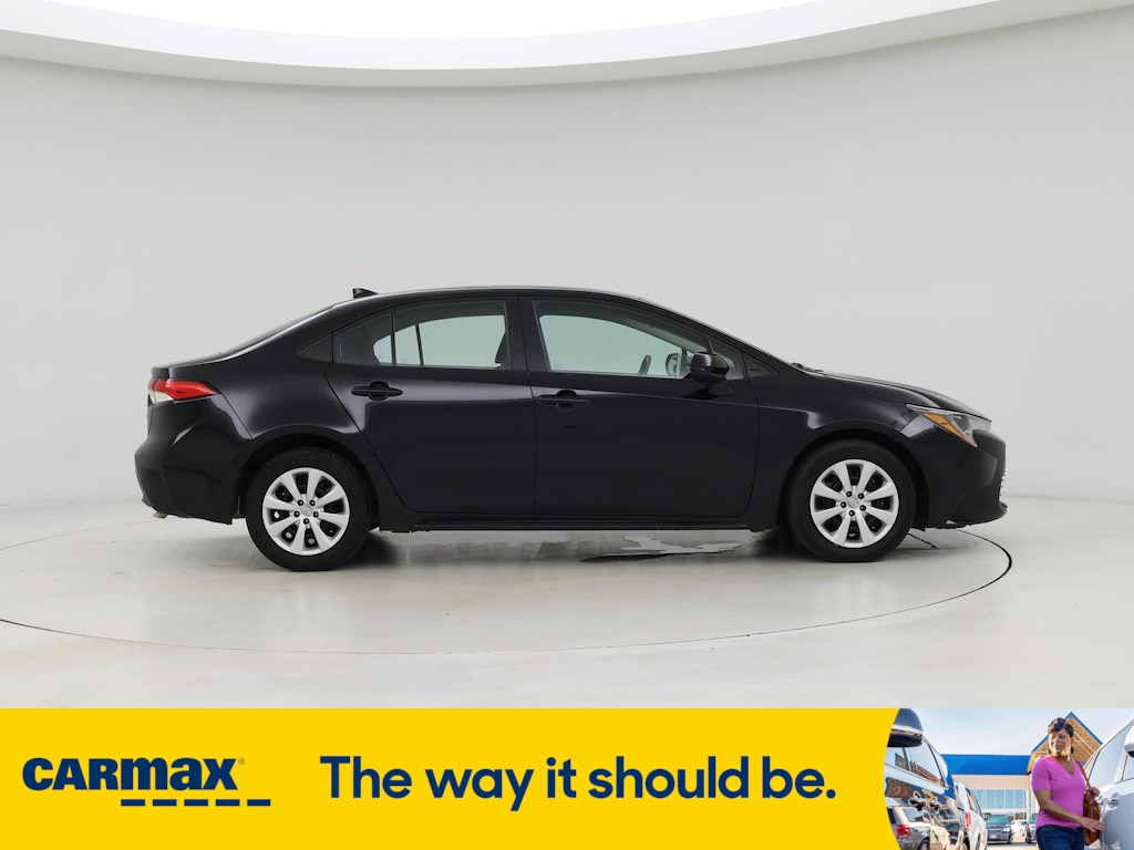 Vehicle image 4 of 27