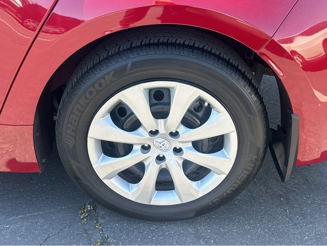 Vehicle image 37 of 40