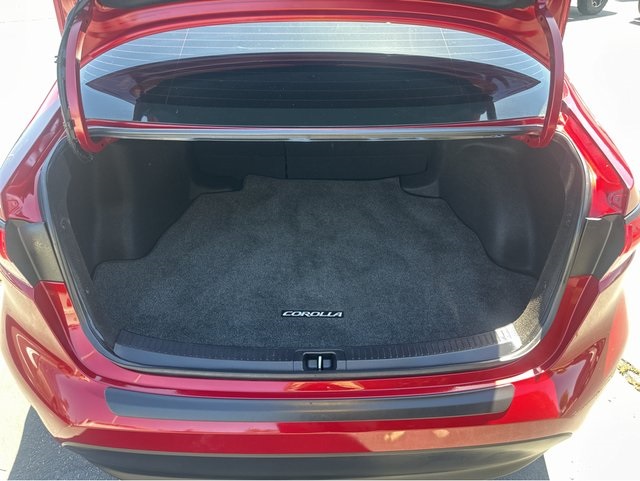 Vehicle image 19 of 40