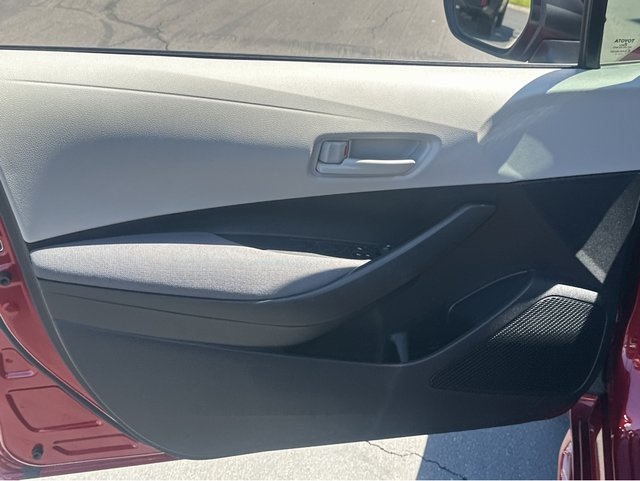 Vehicle image 33 of 40