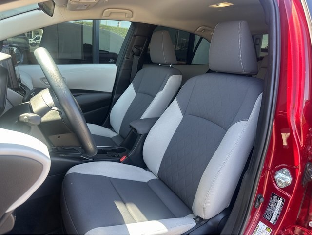 Vehicle image 16 of 40