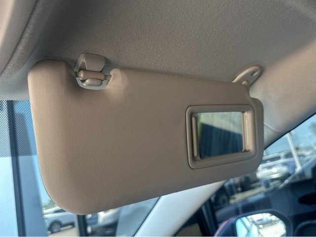 Vehicle image 15 of 40