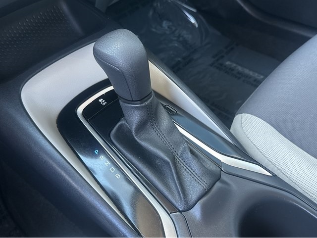 Vehicle image 27 of 40