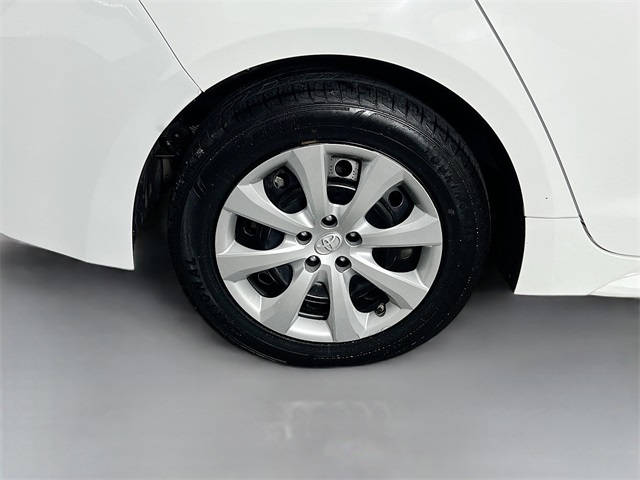 Vehicle image 11 of 38