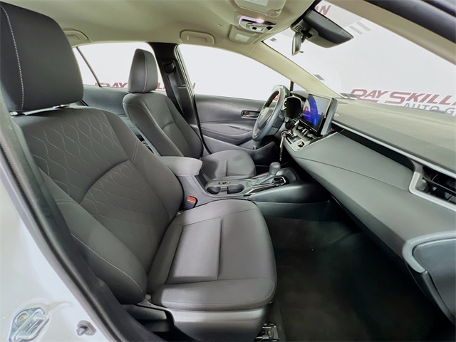 Vehicle image 17 of 38