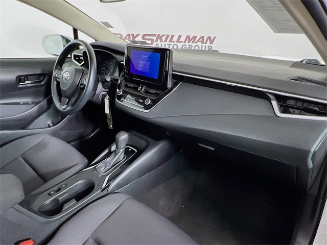 Vehicle image 18 of 38
