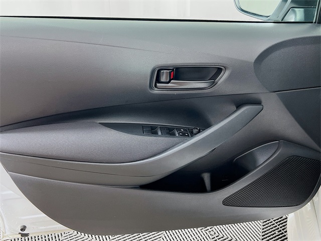 Vehicle image 26 of 38