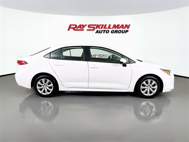 Vehicle image 4 of 38