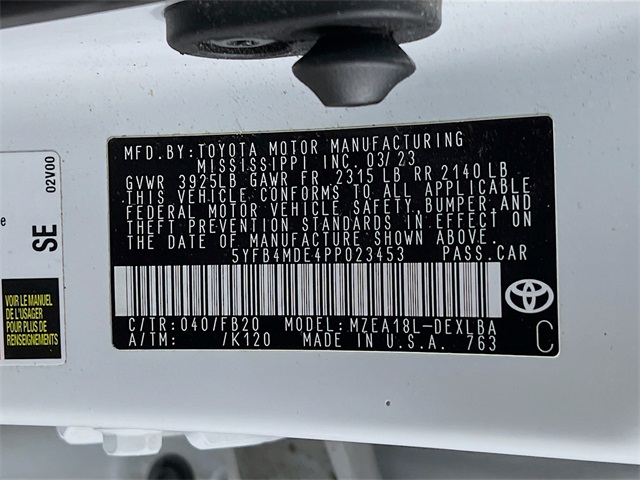 Vehicle image 32 of 38