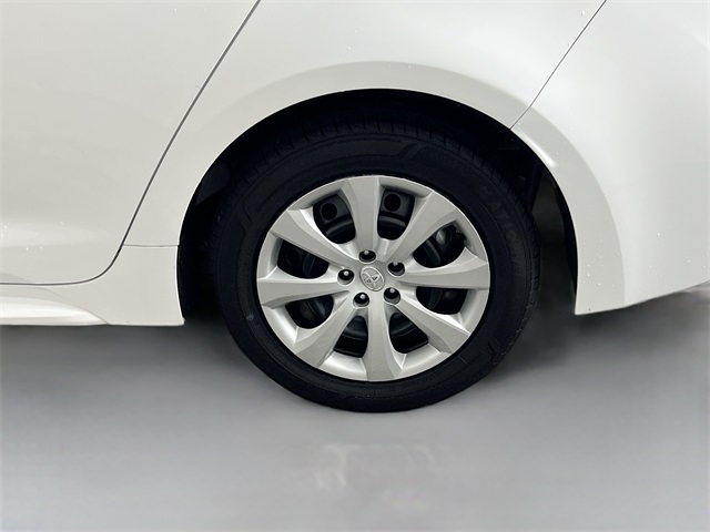 Vehicle image 10 of 38