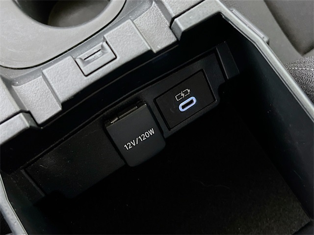 Vehicle image 35 of 38