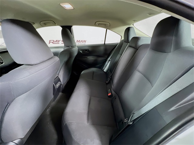 Vehicle image 16 of 38