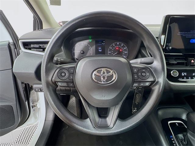 Vehicle image 34 of 38