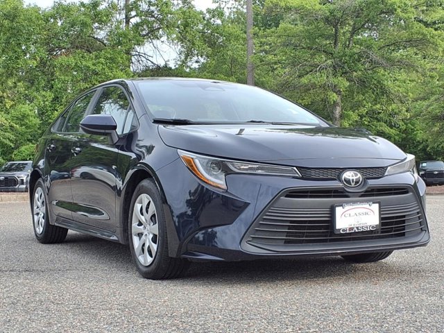 Vehicle image 8 of 25