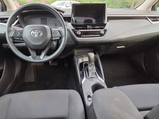 Vehicle image 13 of 25