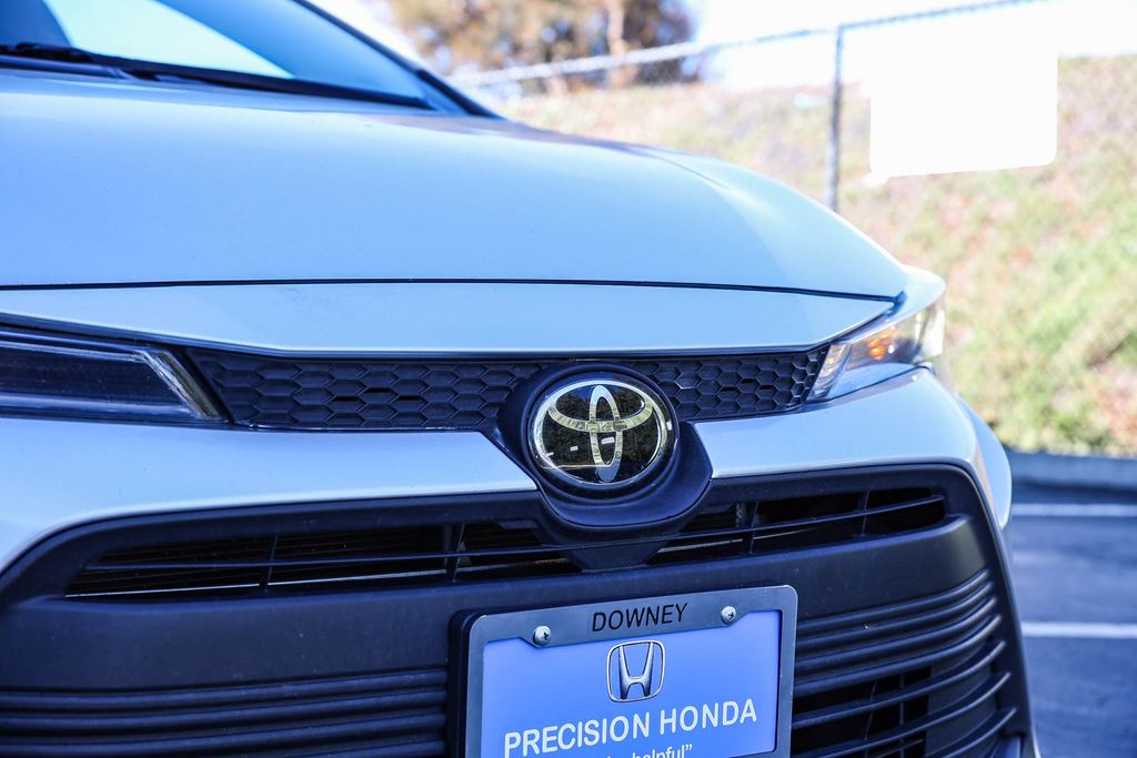 2023 Toyota Corolla LE Image 20 of 28