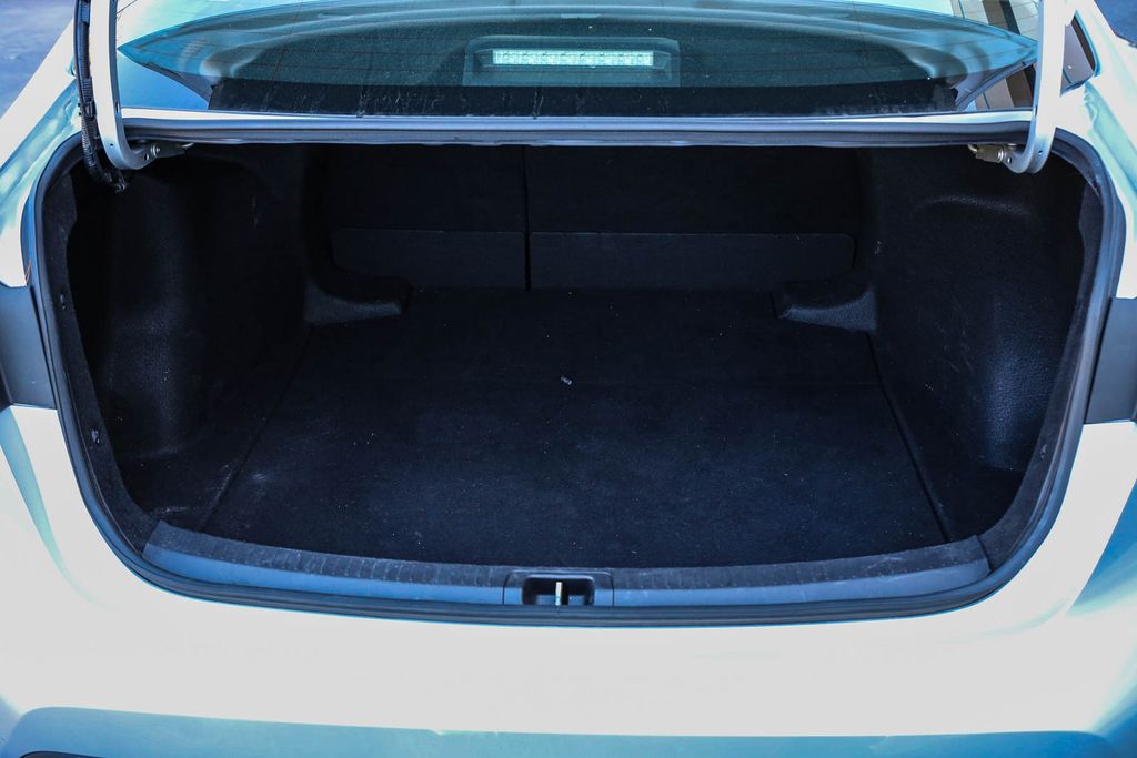 2023 Toyota Corolla LE Image 10 of 28