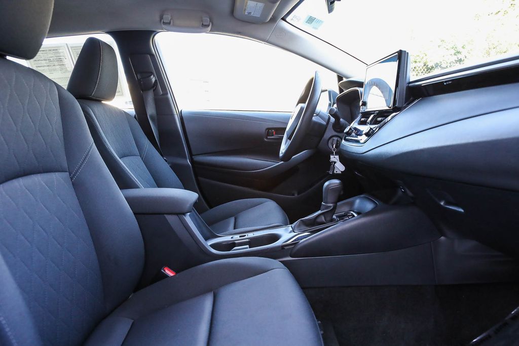 2023 Toyota Corolla LE Image 12 of 28