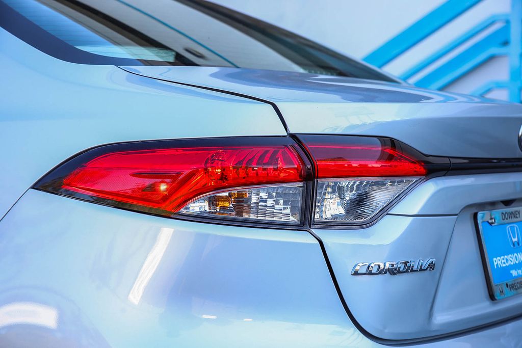 2023 Toyota Corolla LE Image 27 of 28