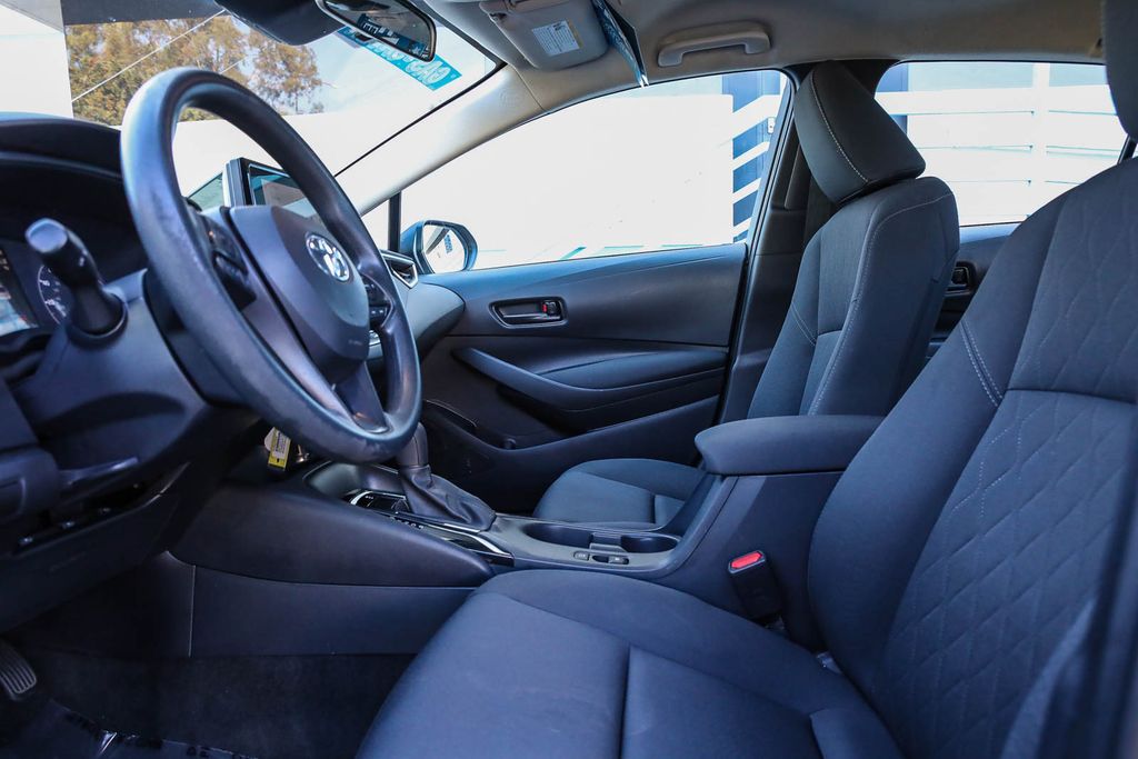 2023 Toyota Corolla LE Image 13 of 28