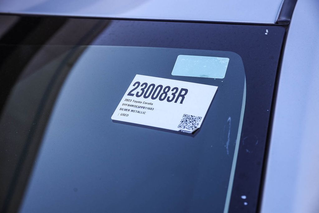 2023 Toyota Corolla LE Image 25 of 28