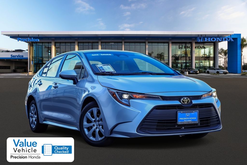 2023 Toyota Corolla LE Image 2 of 28