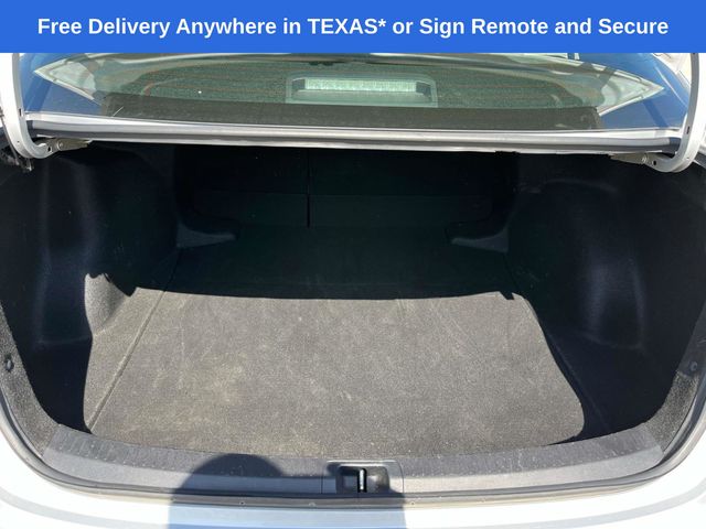 Vehicle image 4 of 6