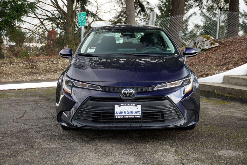2023 Toyota Corolla LE Image 3 of 19