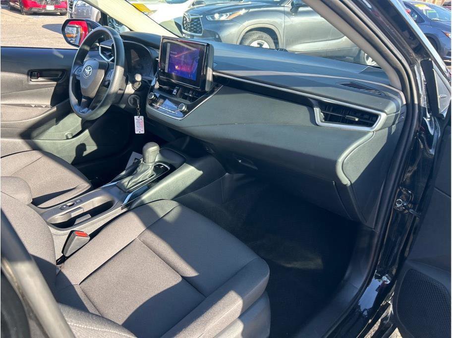 Vehicle image 10 of 22