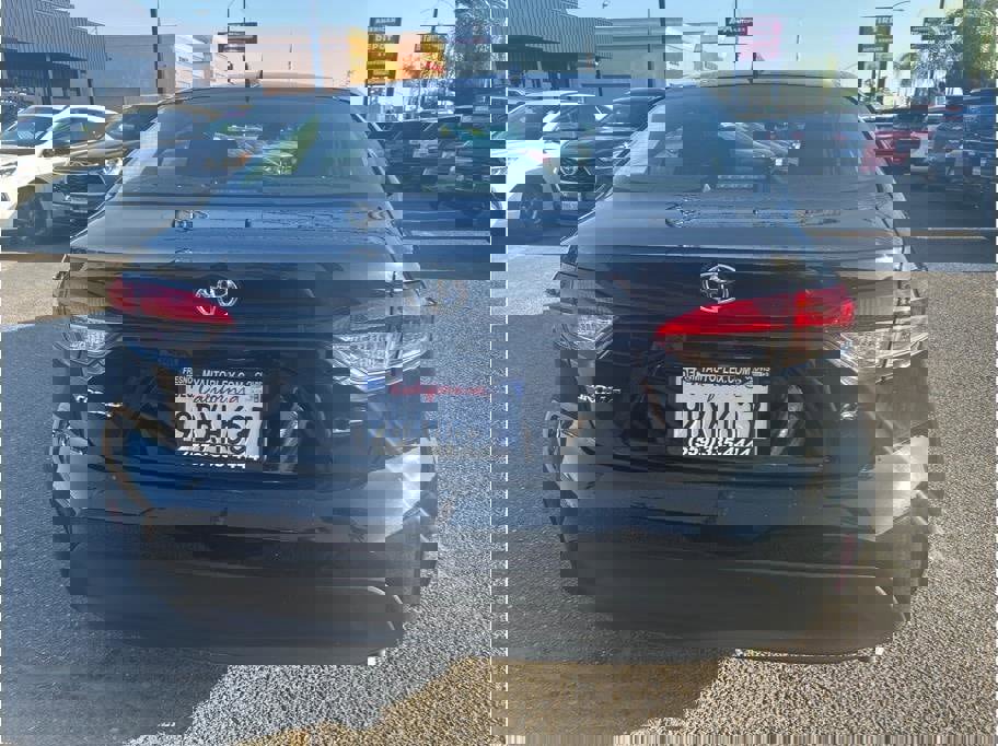 Vehicle image 5 of 22