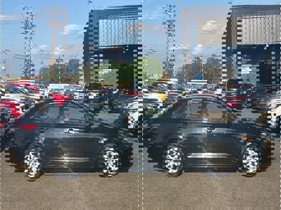 Vehicle image 7 of 22