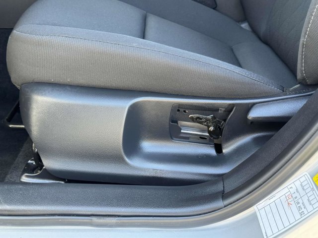 Vehicle image 23 of 27