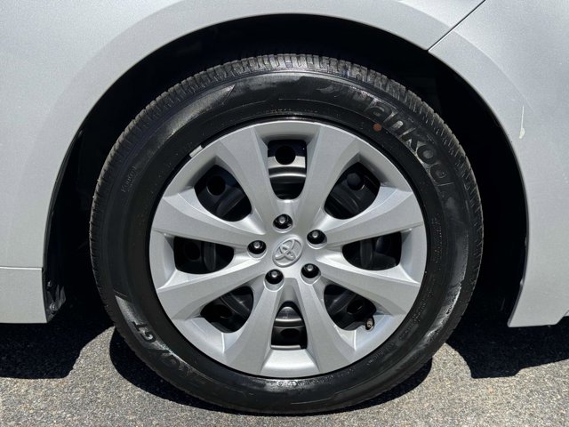 Vehicle image 25 of 27