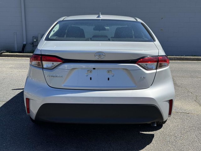 Vehicle image 4 of 27