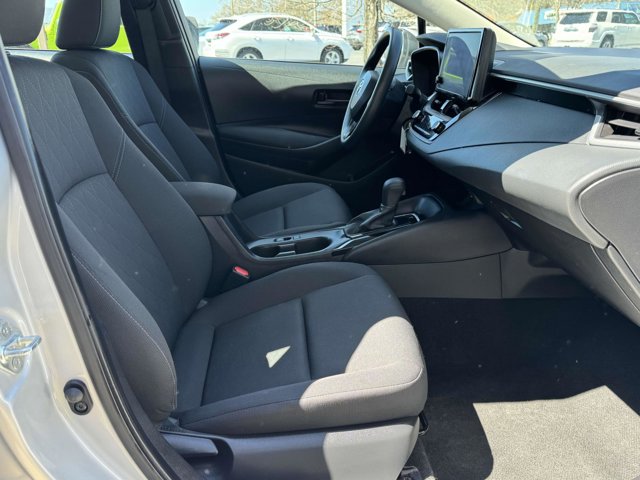 Vehicle image 17 of 27