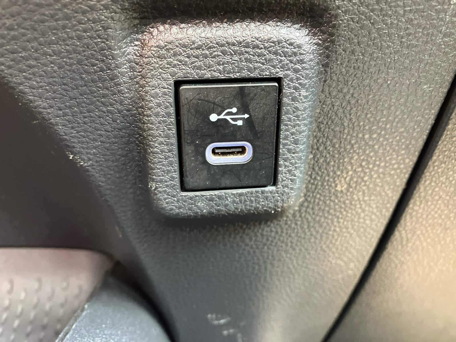 Vehicle image 22 of 29