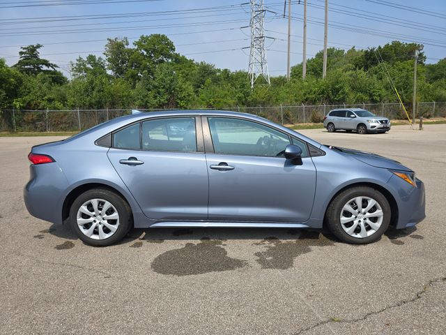 2023 Toyota Corolla LE Image 3 of 35