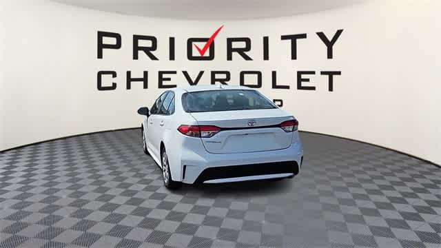 Vehicle image 8 of 29