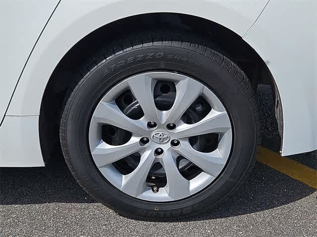 Vehicle image 27 of 29