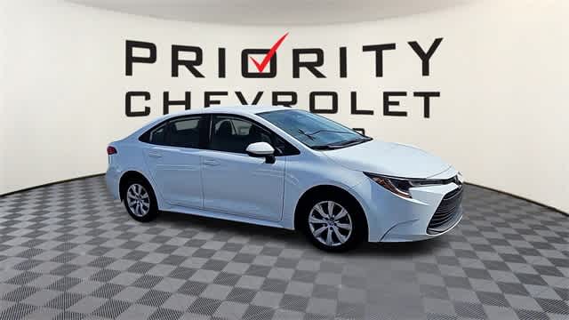 Vehicle image 4 of 29